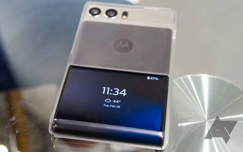 Motorola Rizr rollable concept hands-on: Simultaneously cool and dumb