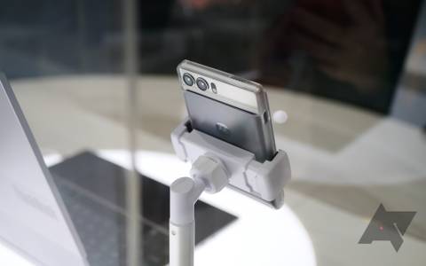 Get a close-up look at how Motorola's rollable phone works