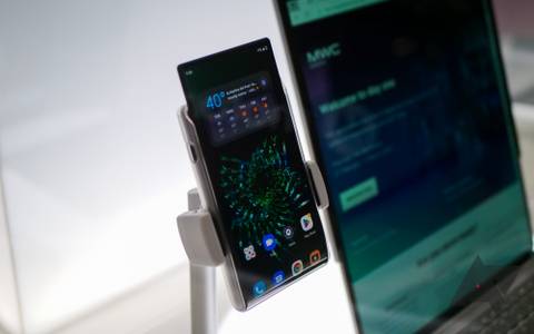 Get a close-up look at how Motorola's rollable phone works
