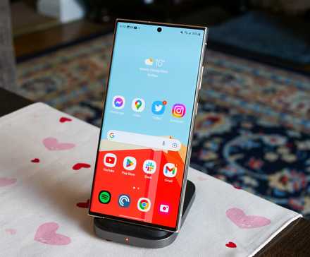 This Samsung wireless charger handles three devices at once — and