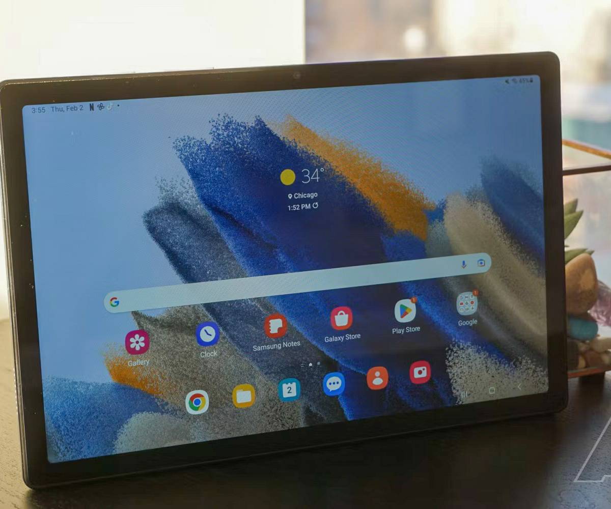 Does the Samsung Galaxy Tab A8 support SD cards?
