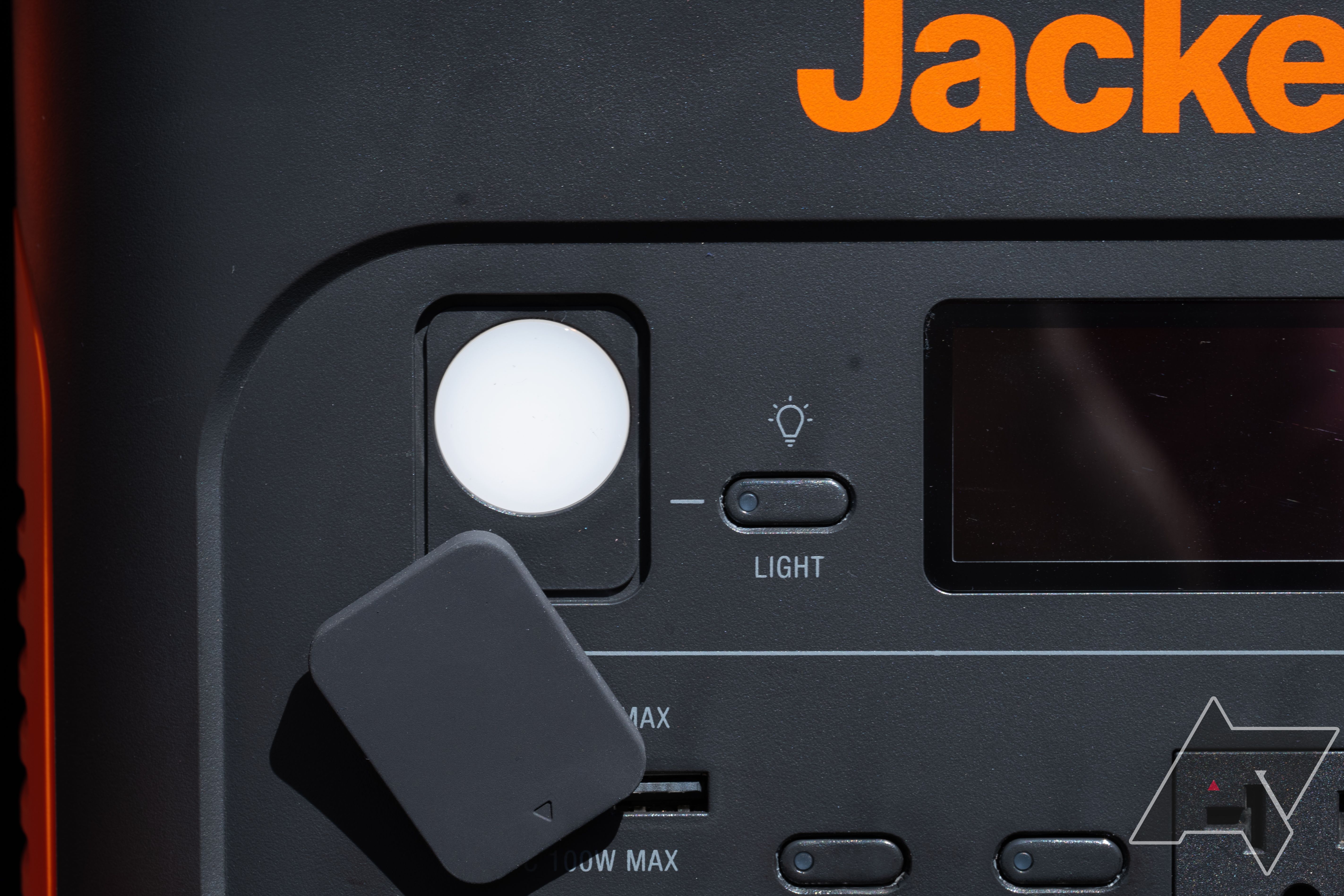 Jackery-Explorer-1000-pro-light