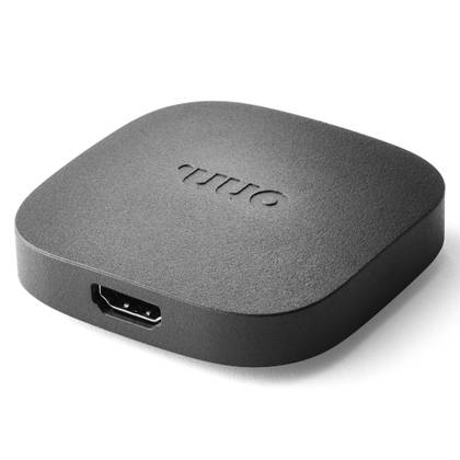 dispositivo de streaming onn android tv 4k em um fundo branco