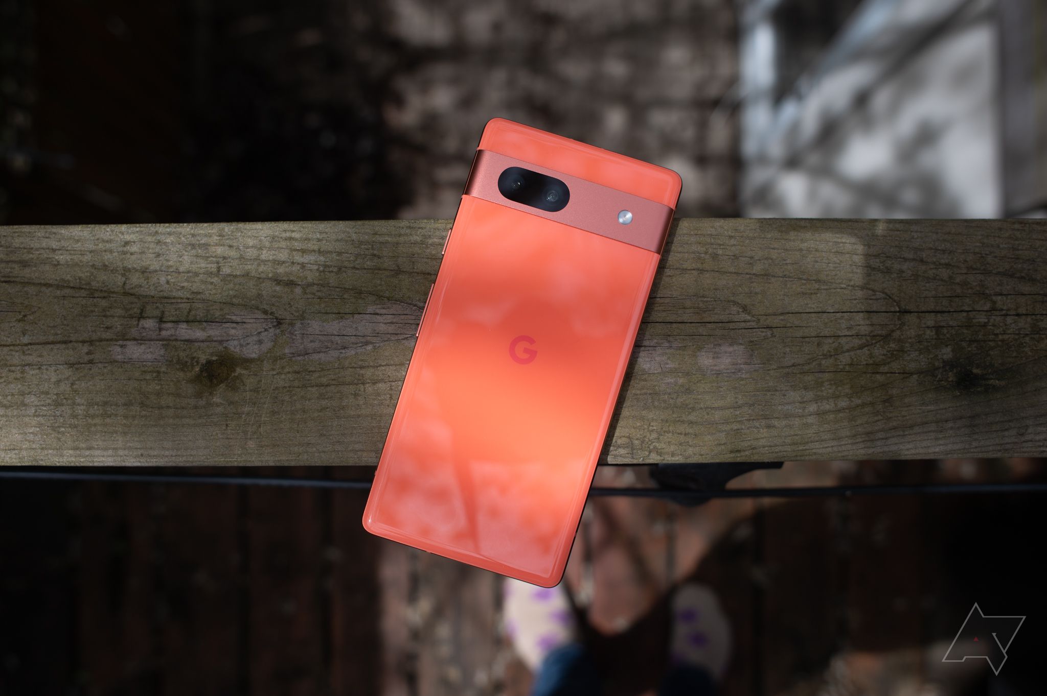 Does the Google Pixel 7a support microSD cards?