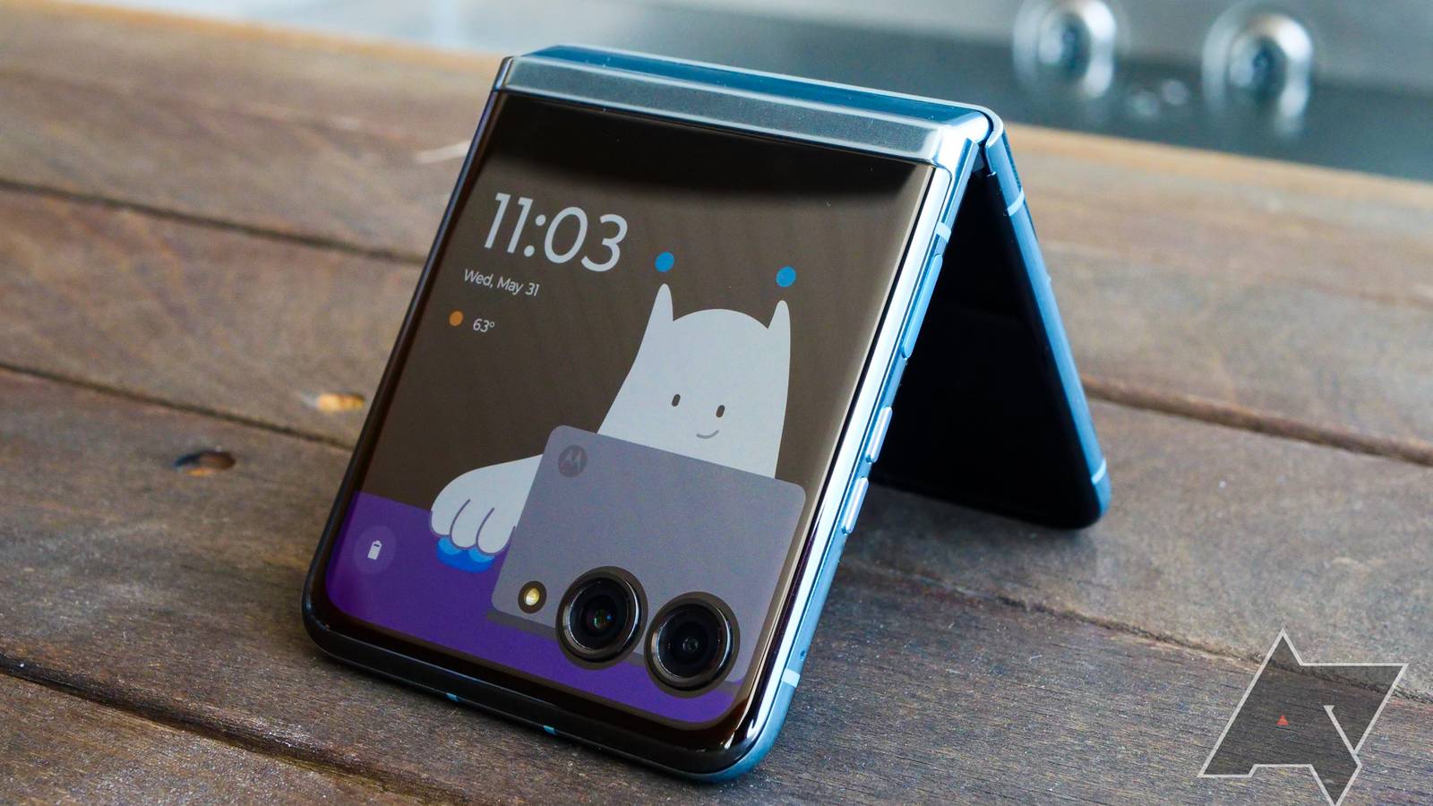 AT&T's ridiculously good $5 Moto Razr+ deal skips all the trade-in drama