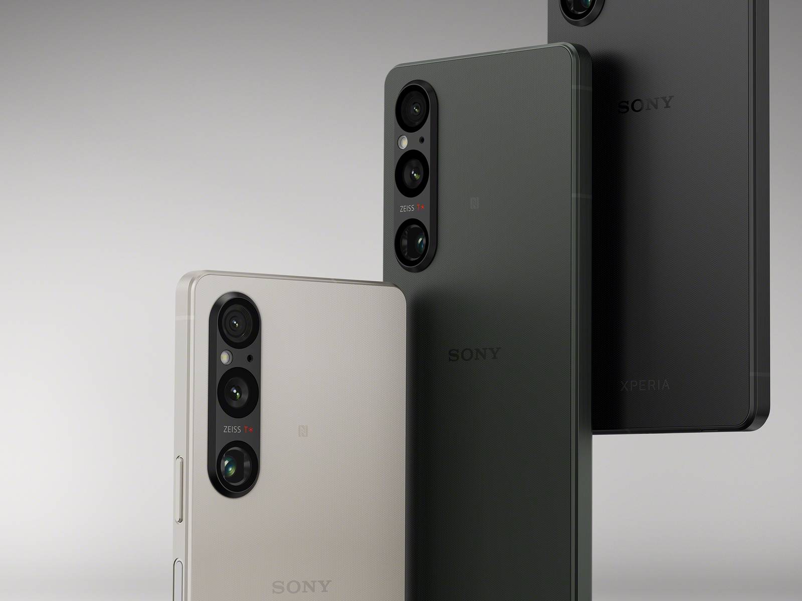 Sony's $1400 Xperia 1 V packs a fancy Exmor T sensor and headphone