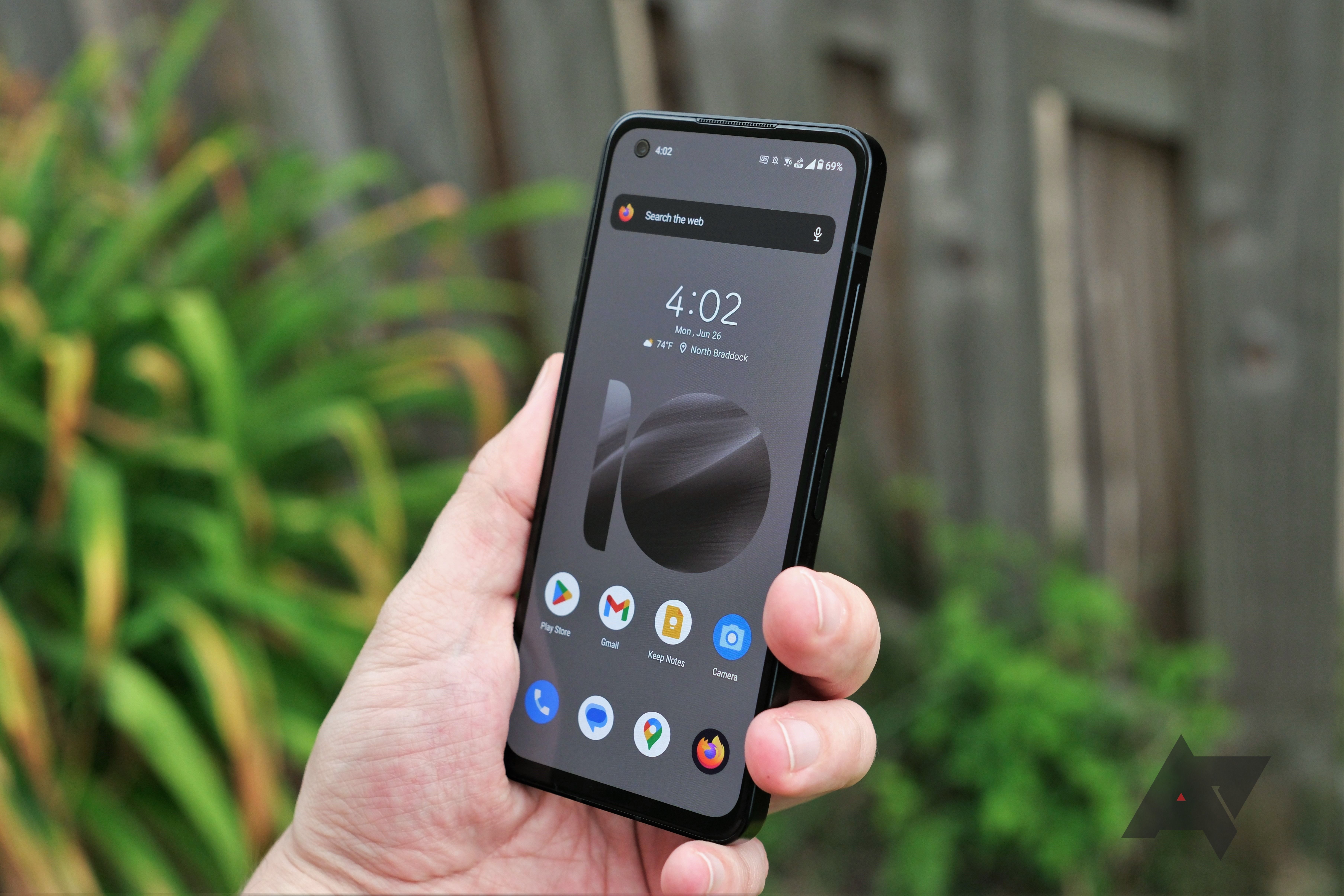 Asus Zenfone 10 review: The last of the (good) small phones