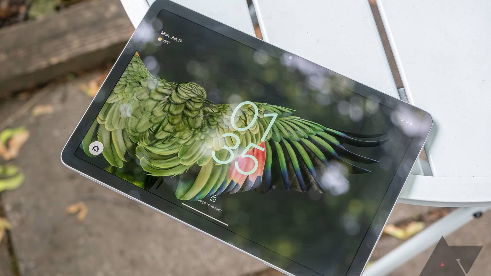 Google is finally selling the Pixel Tablet without a dock