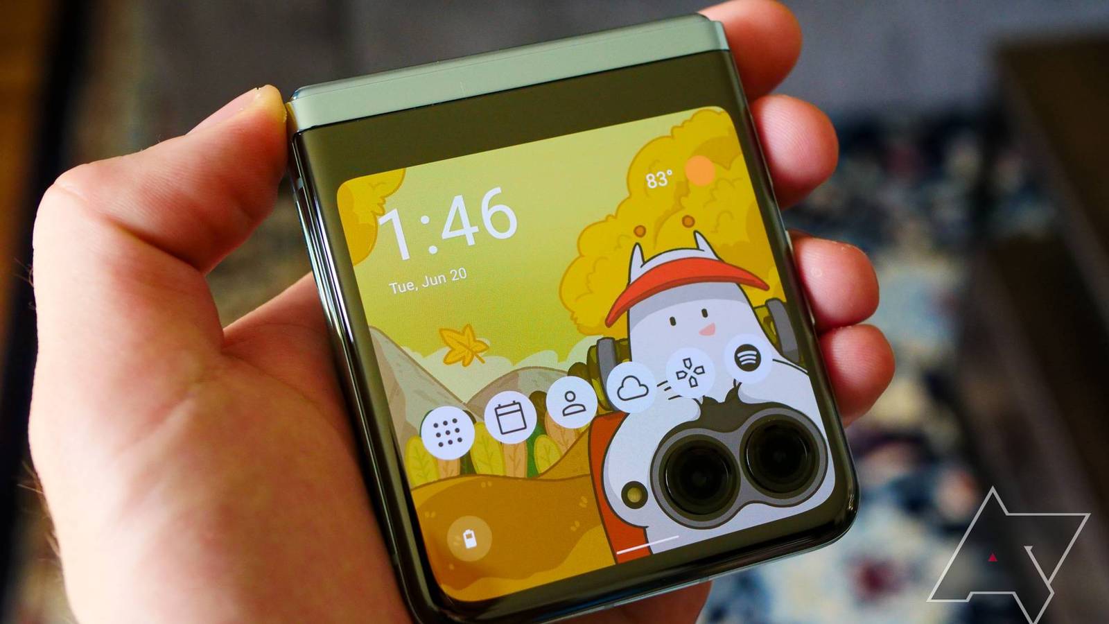 The Moto Razr+ doesn't break the way you expect in durability test