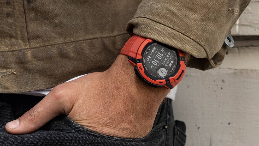 Do Garmin watches have solar charging?