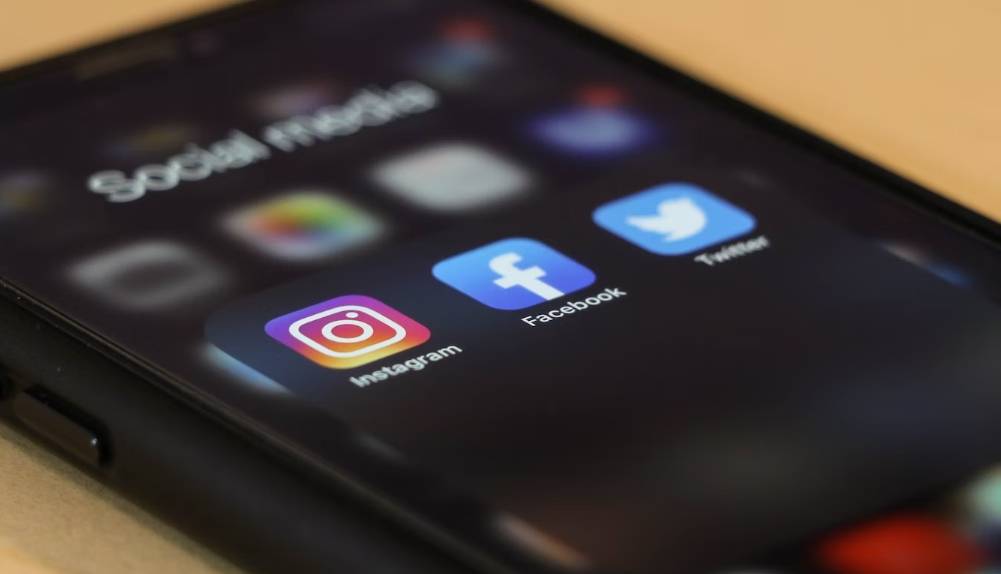 Facebook: How to check in