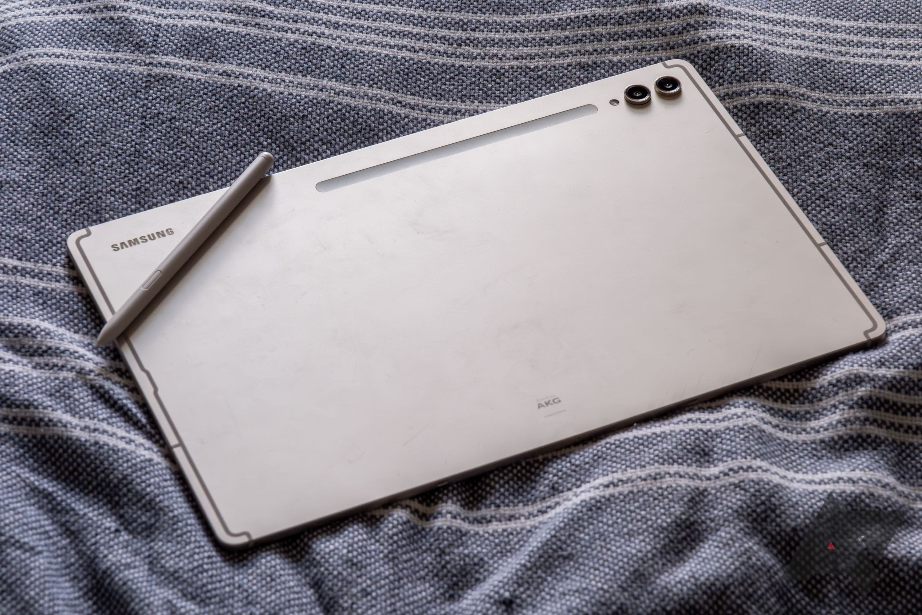 Samsung Galaxy Tab S9 Ultra (シルバー) Unboxing the Galaxy Tab S9 Ultra ①: High Performance in a