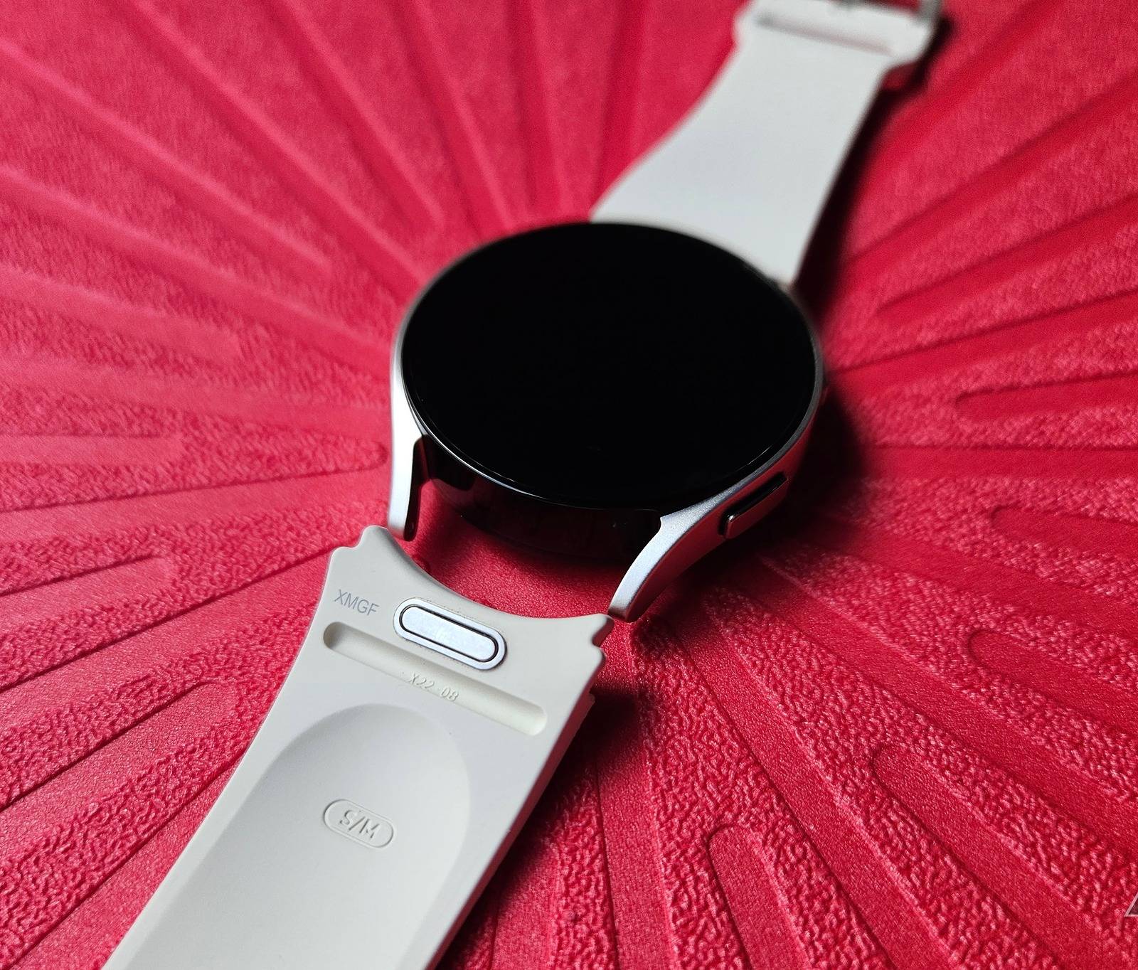 New FCC listings hint at the Galaxy Watch series and a budget