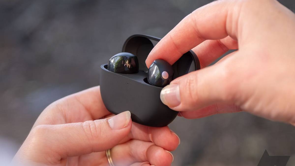 Are the Sony WF-1000XM5 earbuds waterproof?