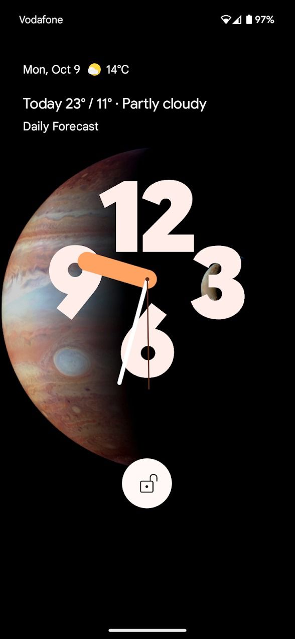 How to customize the Android 14 lock screen