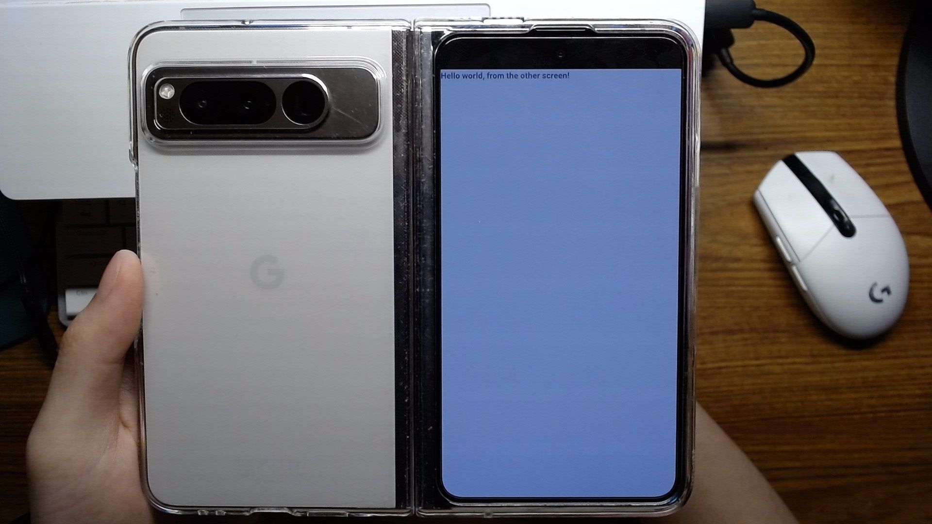 Android 14 finally lets apps show content on both screens on a foldable