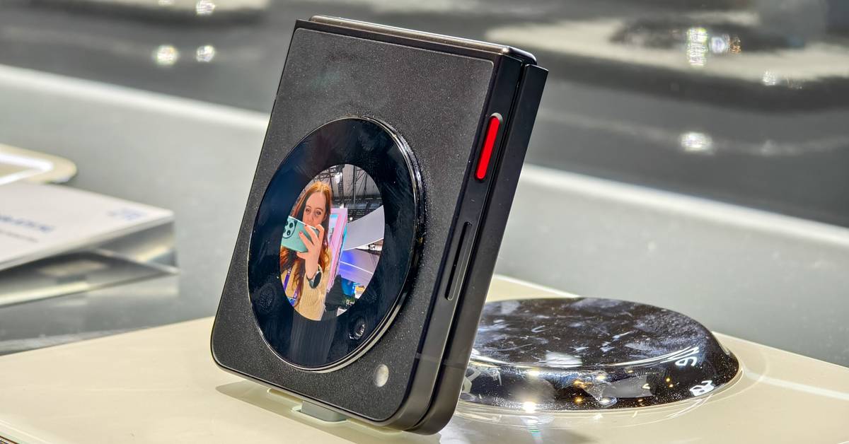nubia-flip-5g-3.jpg?w=1200&h= 