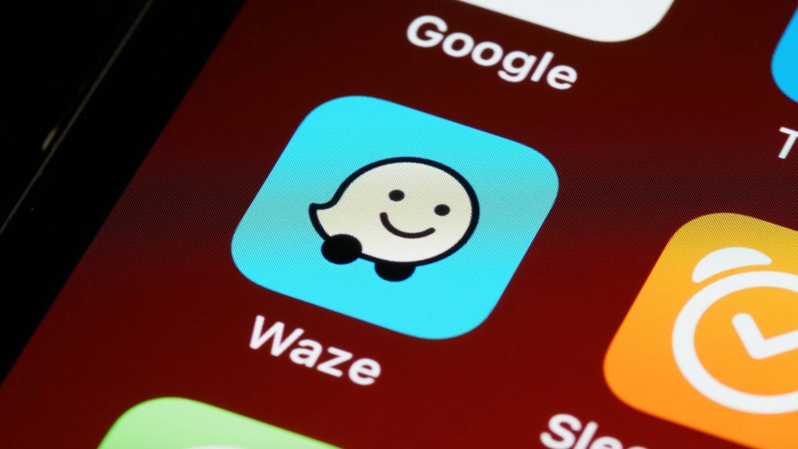 Can Waze’s new features make it your Android Auto default? Can Waze’s new features make it your Android Auto default?