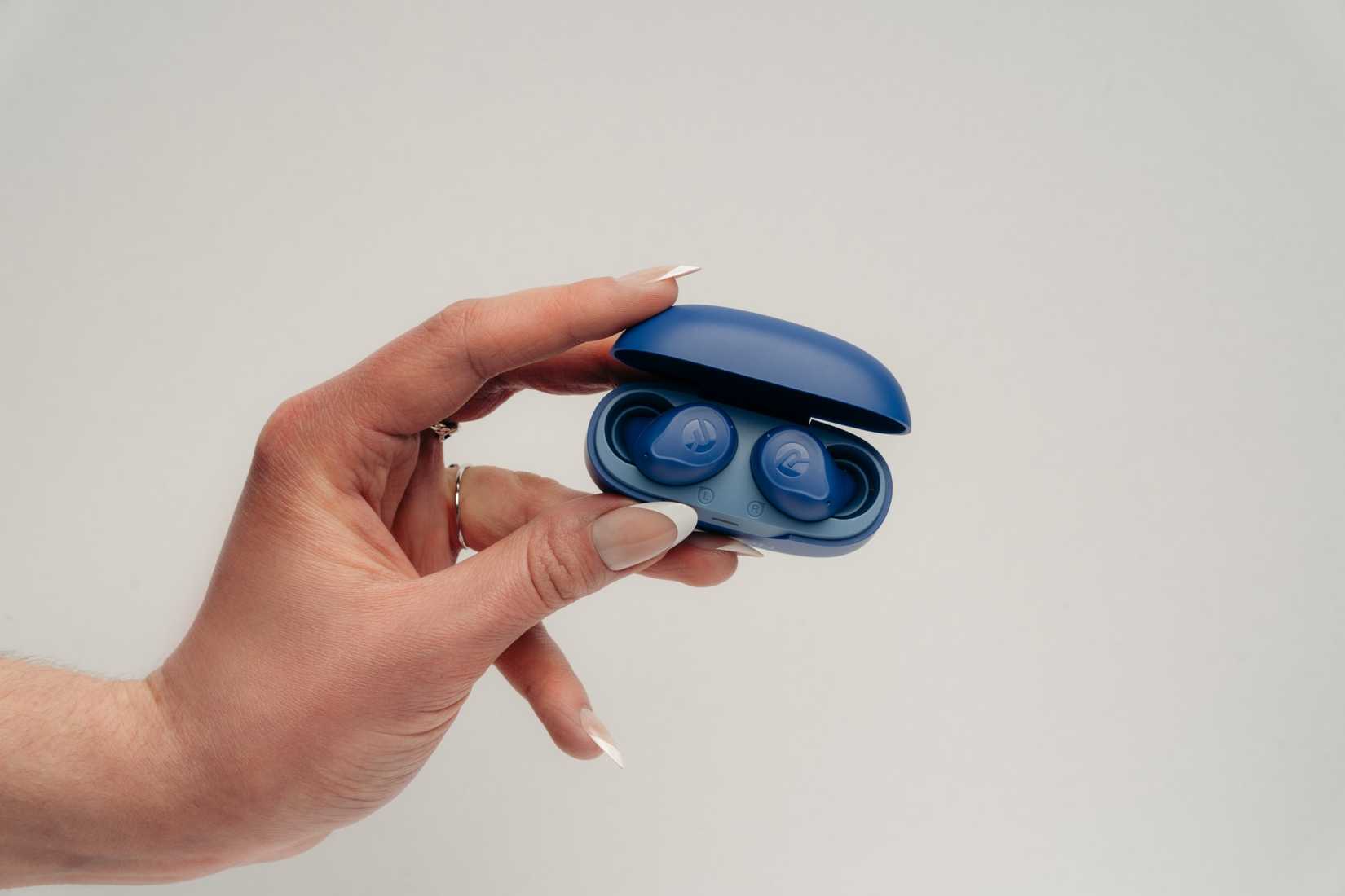 Raycon Pattern New Raycon Everyday earbuds debut with ANC and Multipoint connectivity