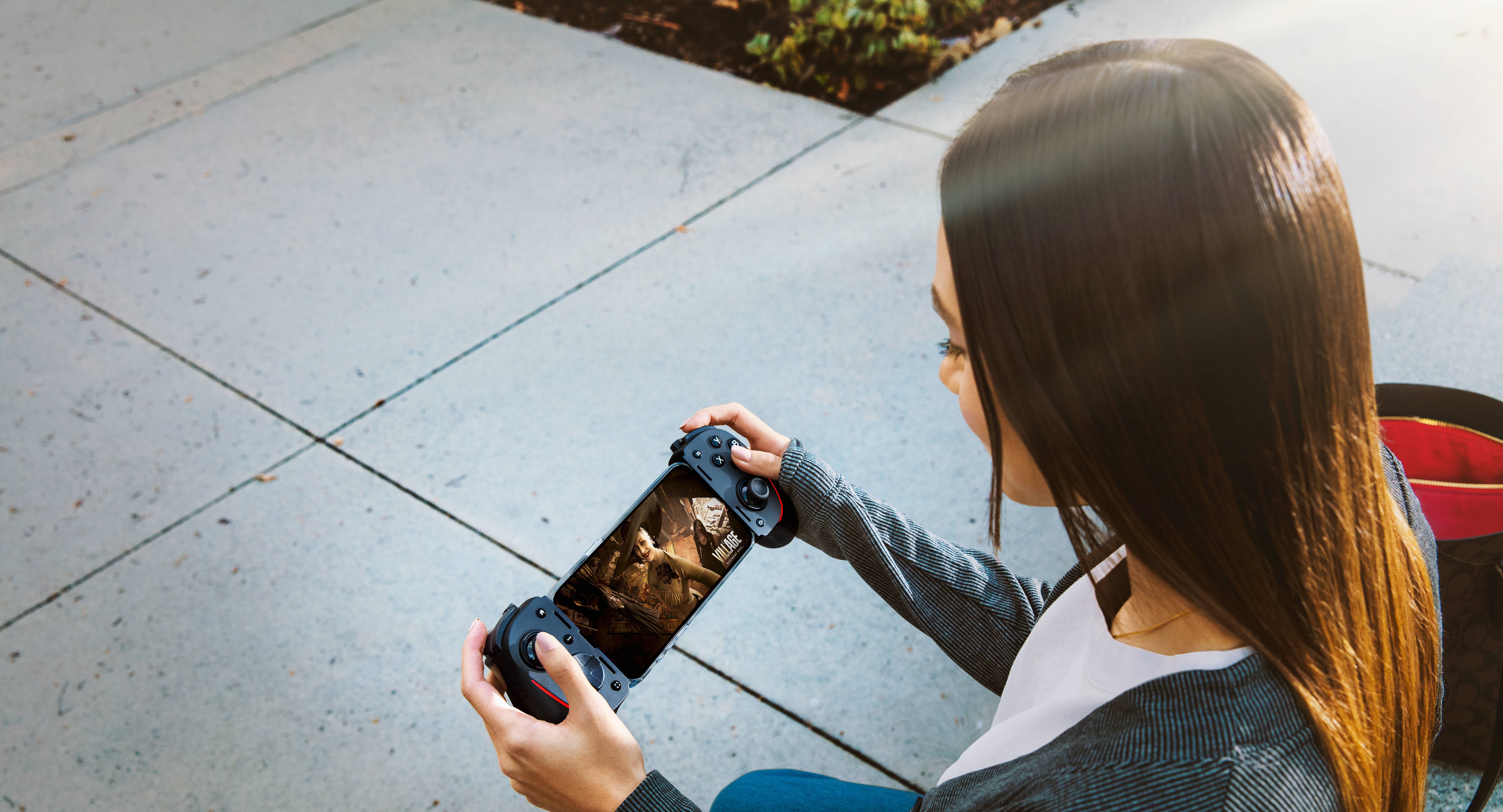 Razer's new Kishi Ultra controller bridges the gap between phone