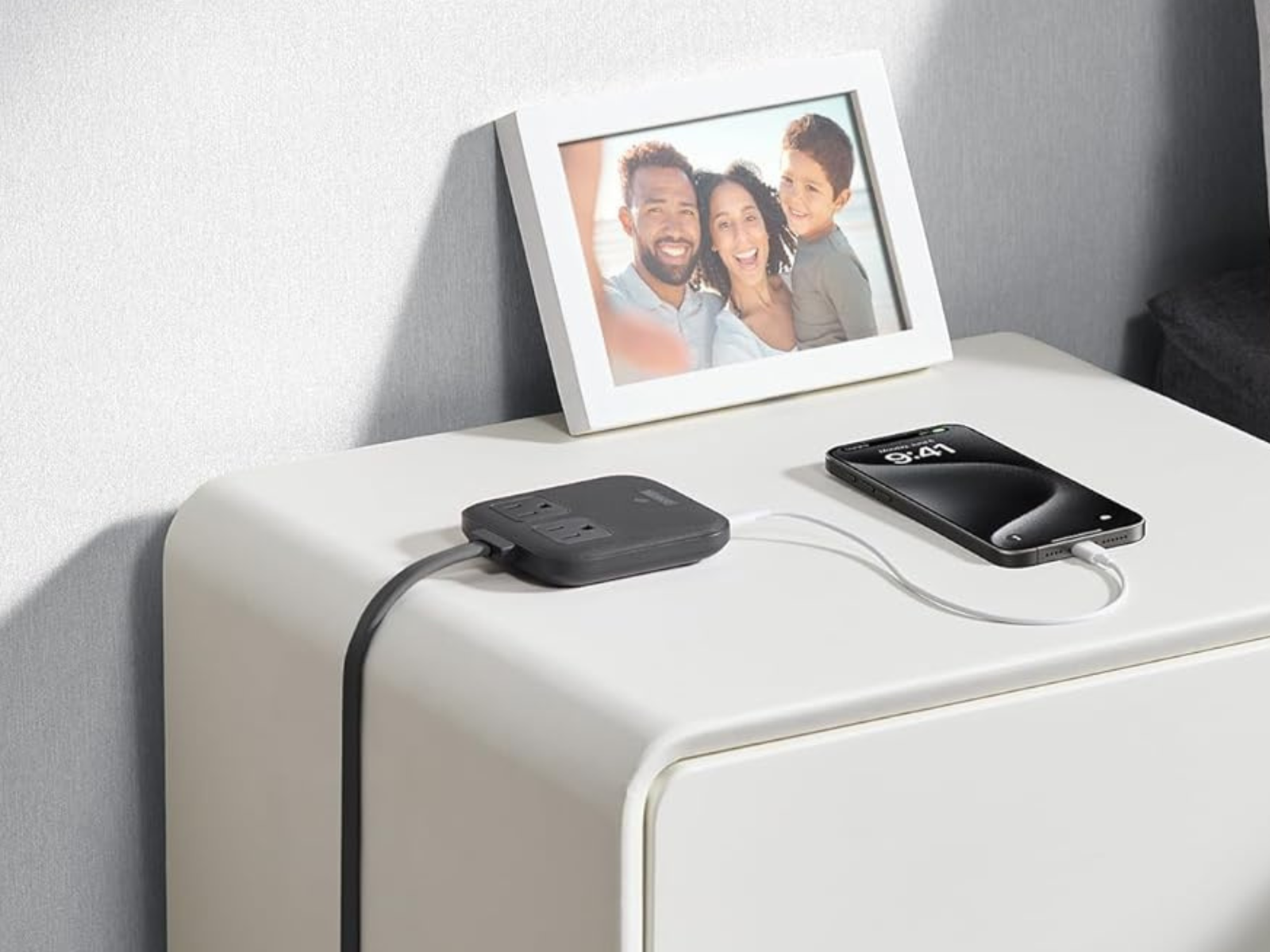 Grab this Anker 6-in-1 charging station for an absolute steal as