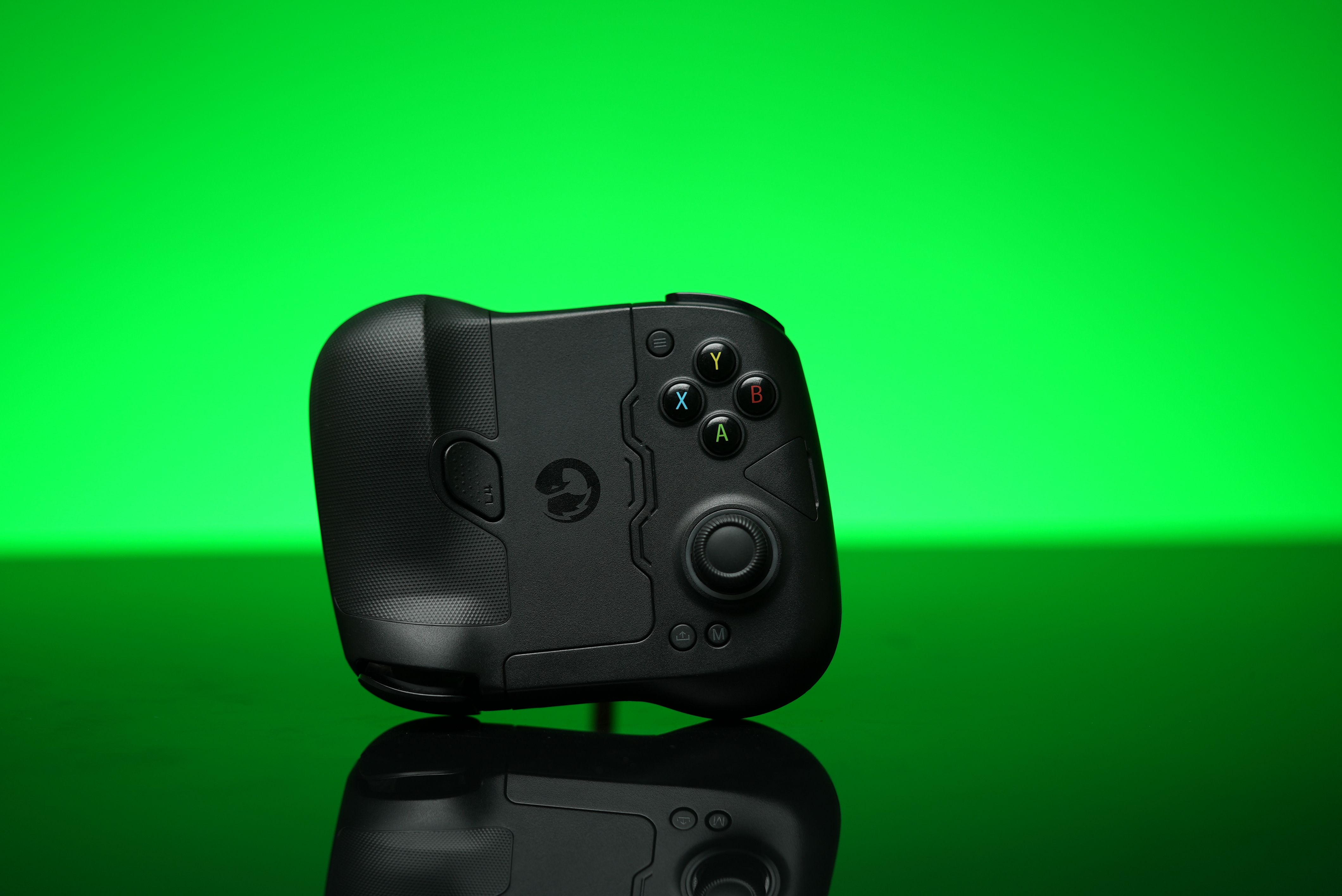 GameSir's X4 Aileron is a compact, magnetic game controller that
