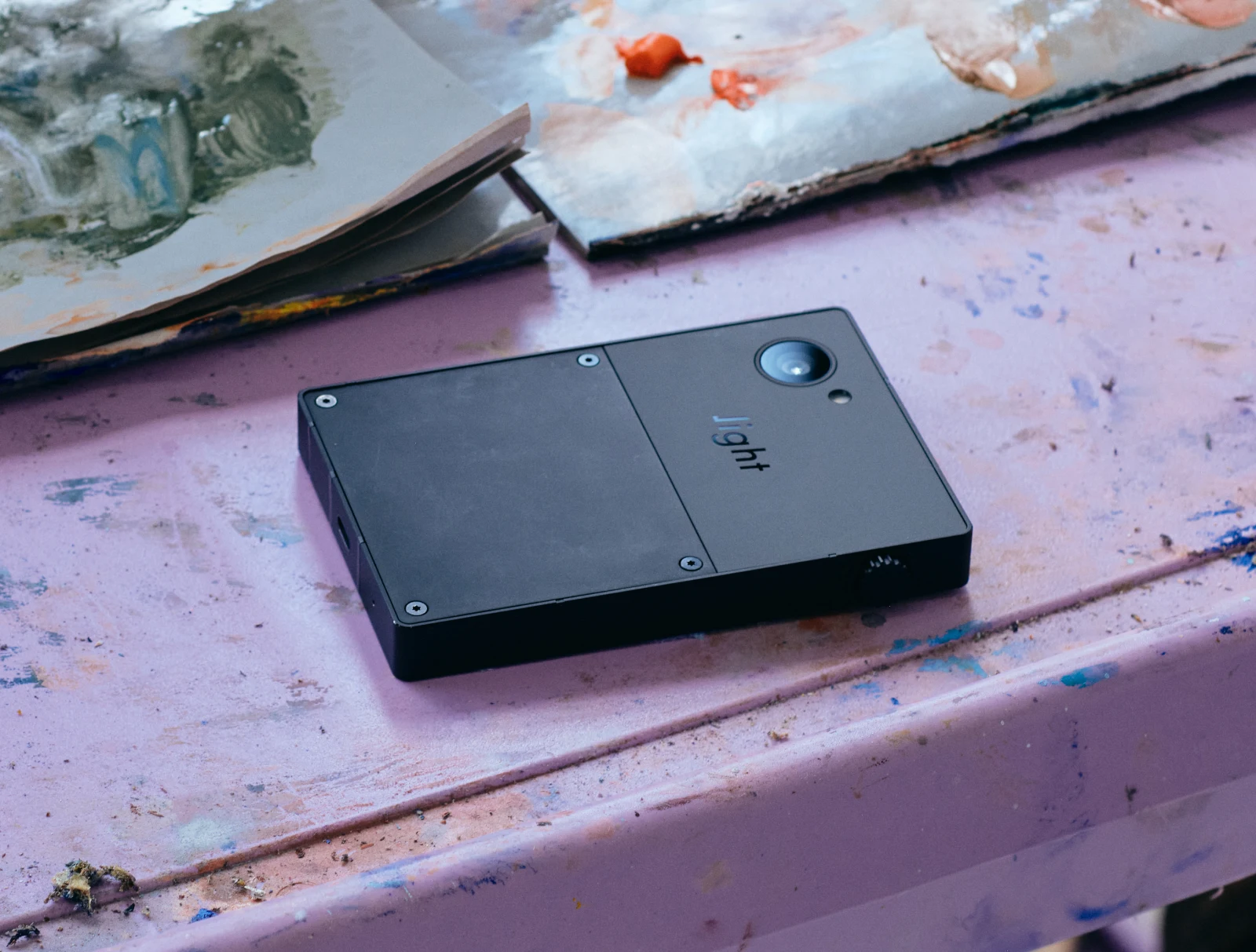 The Light Phone 3 is a dumbphone that doesn't look useless
