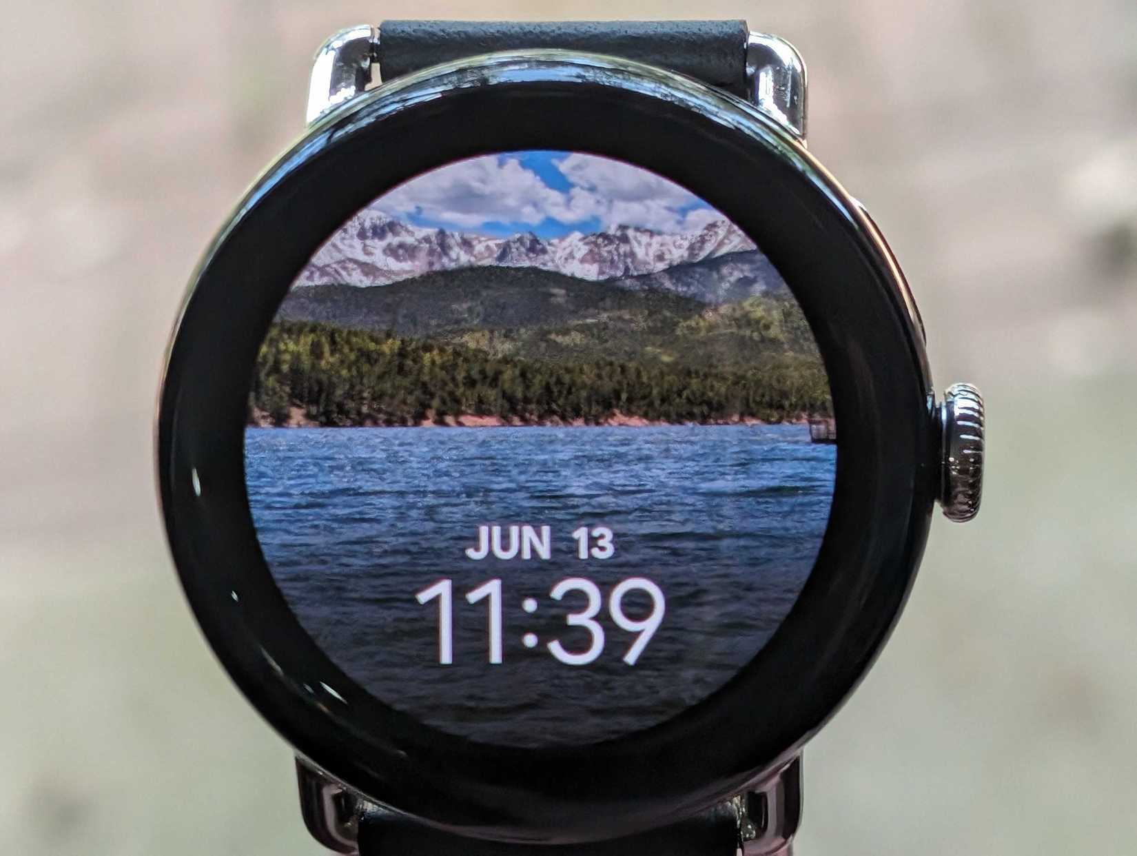 Side-by-side Pixel Watch 3 and 3 XL renders showcase slimmer bezels for ...