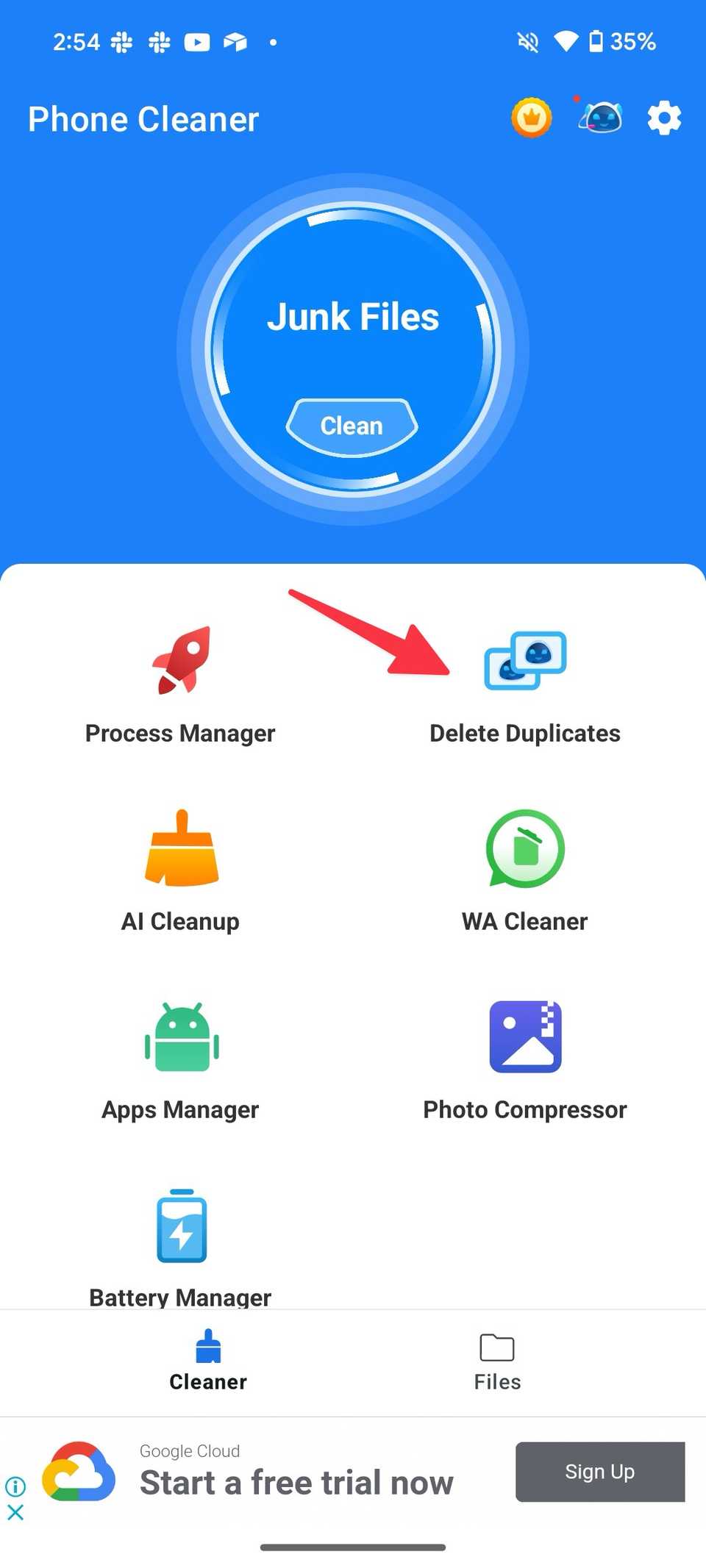 Red arrow pointing to Delete Duplicates in Phone Cleaner app