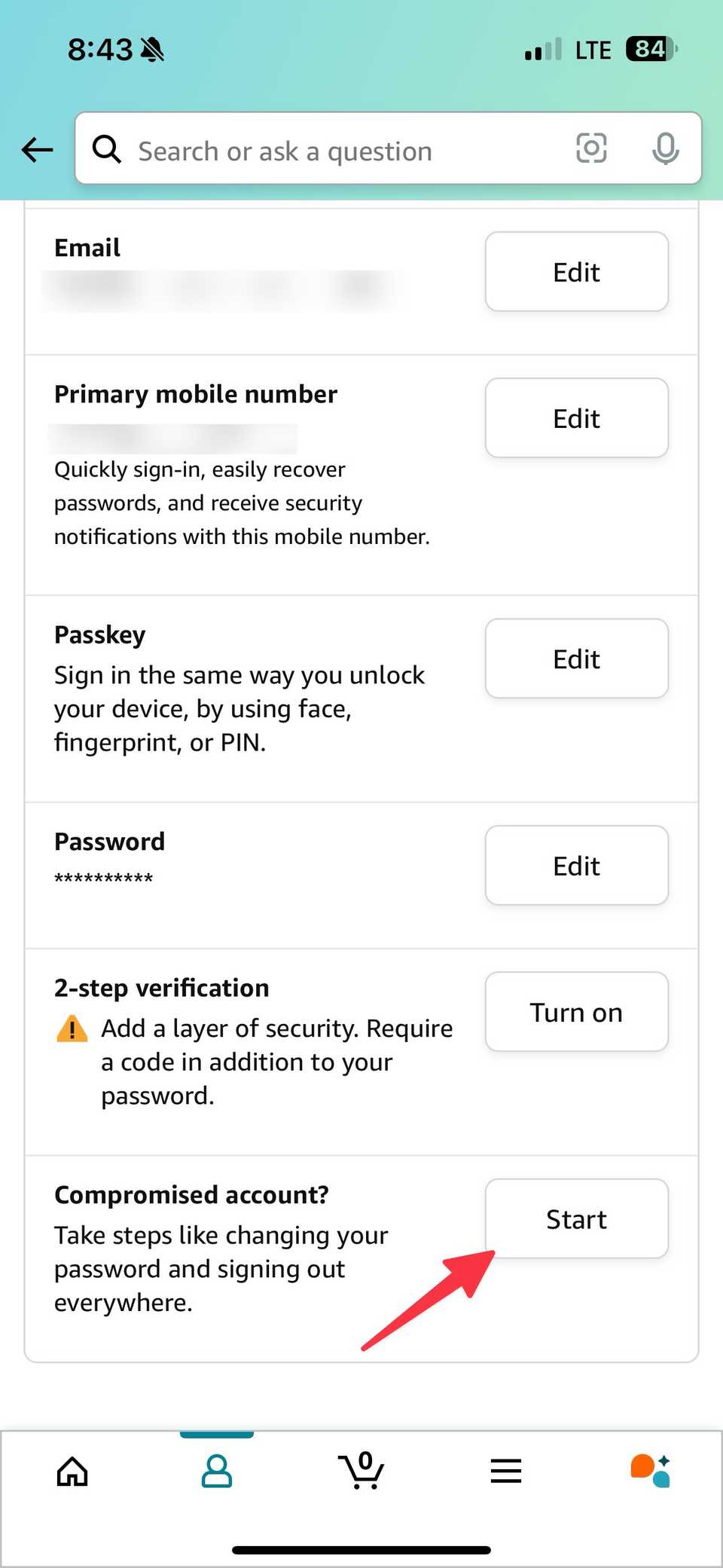 Pagina della password compromessa di Amazon che mostra una freccia rossa che punta al pulsante di avvio accanto all'account compromesso? sull'app Amazon Shopping