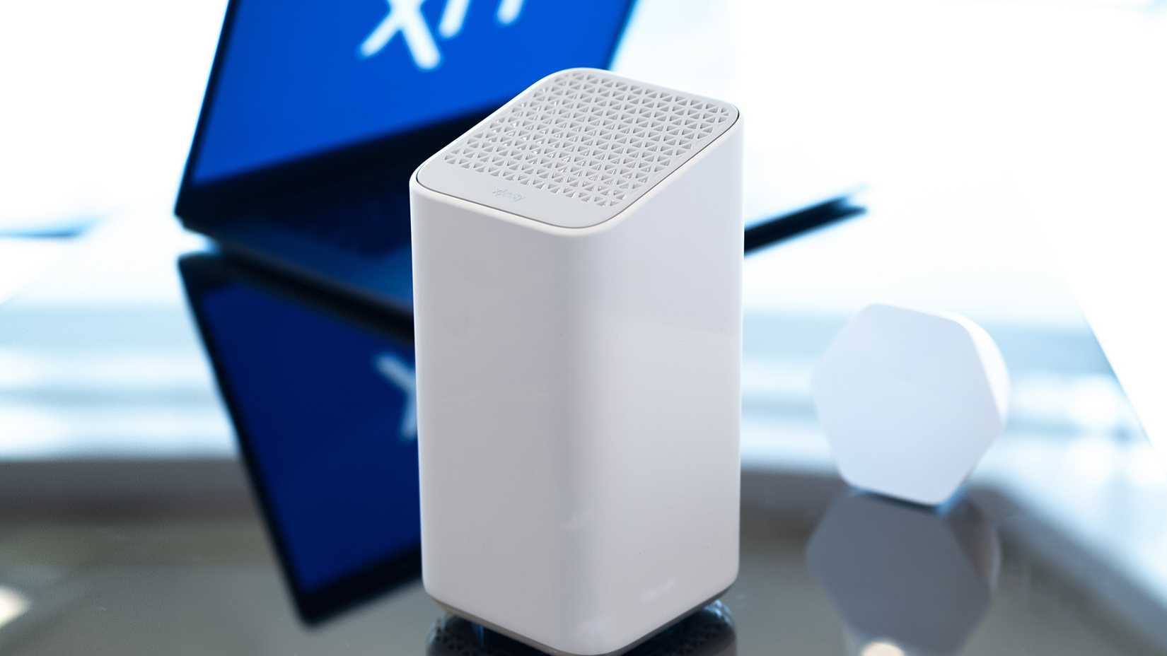Xfinity router: What does the white blinking light mean?