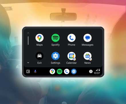 Tela inicial do Android Auto com apps sobrepostos ao fundo com interior de carro desfocado