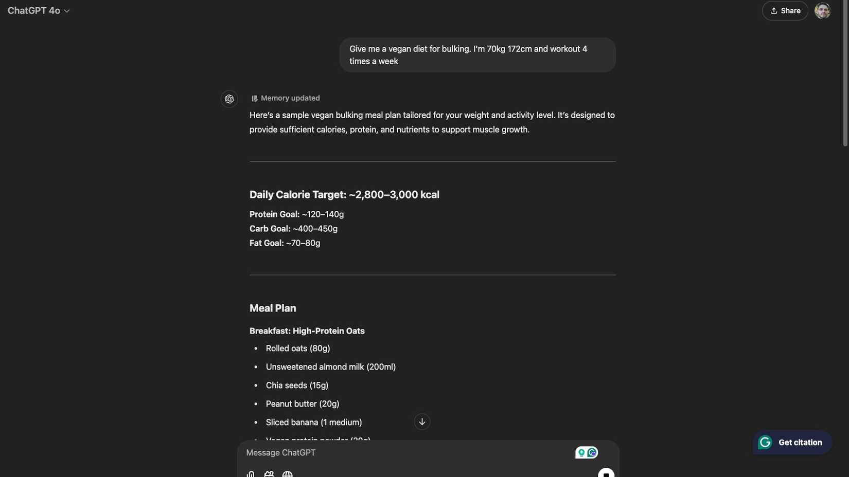 Screenshot di ChatGPT che genera un piano alimentare vegano di massa