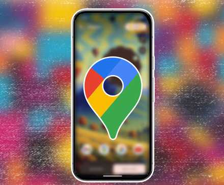 um alfinete do Google Maps dentro do perfil de um smartphone com tela inicial desfocada