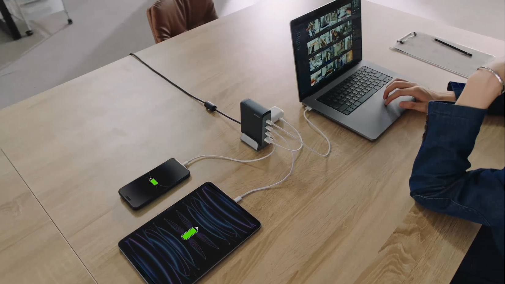 anker solix panel Anker SOLIX F3800 Plus Portable Power Station + 440W Rigid Solar Panels
