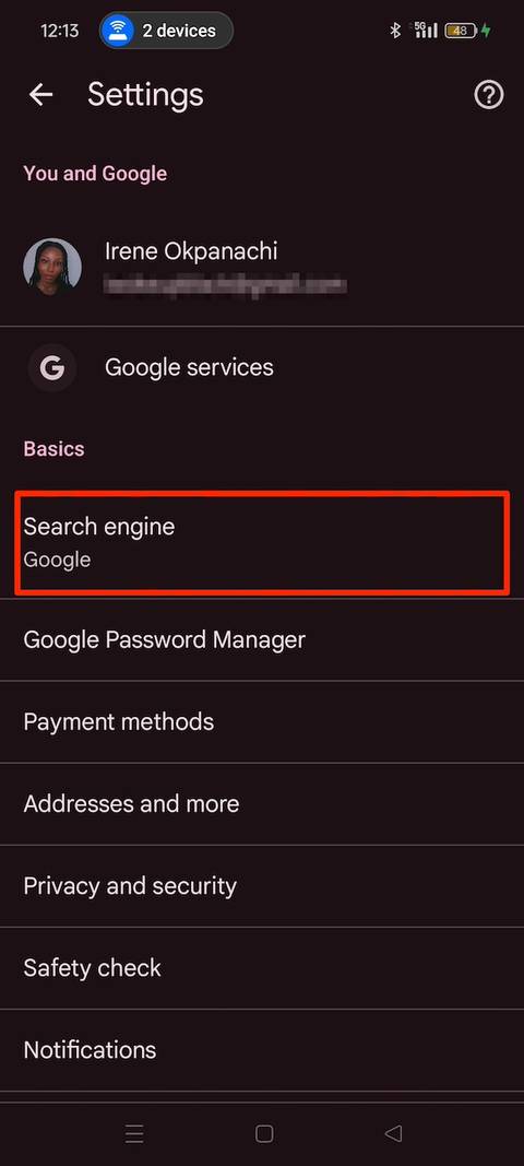 تحديد خيار محرك البحث في قائمة إعدادات تطبيق Google Chrome