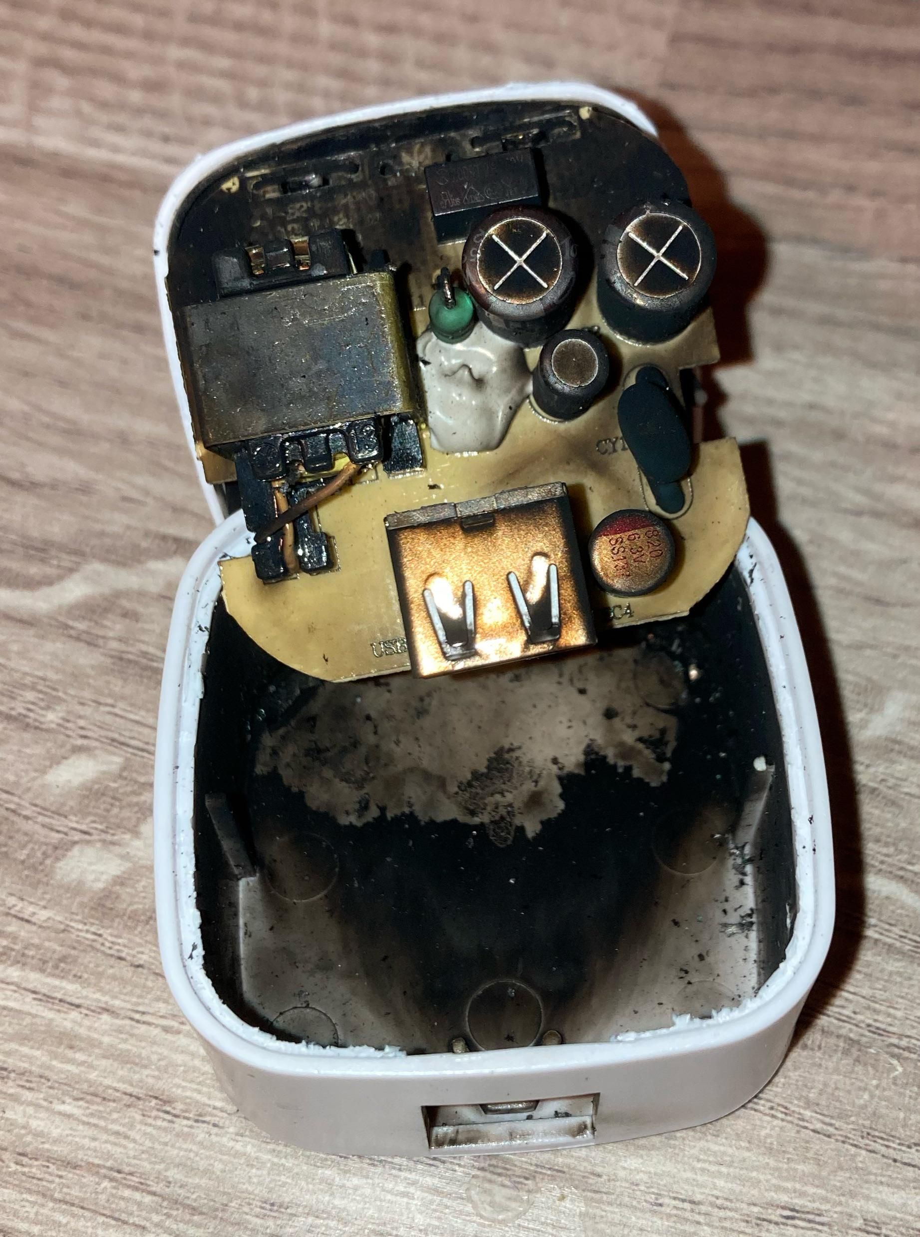 4 risks you take when you use counterfeit chargers and cables