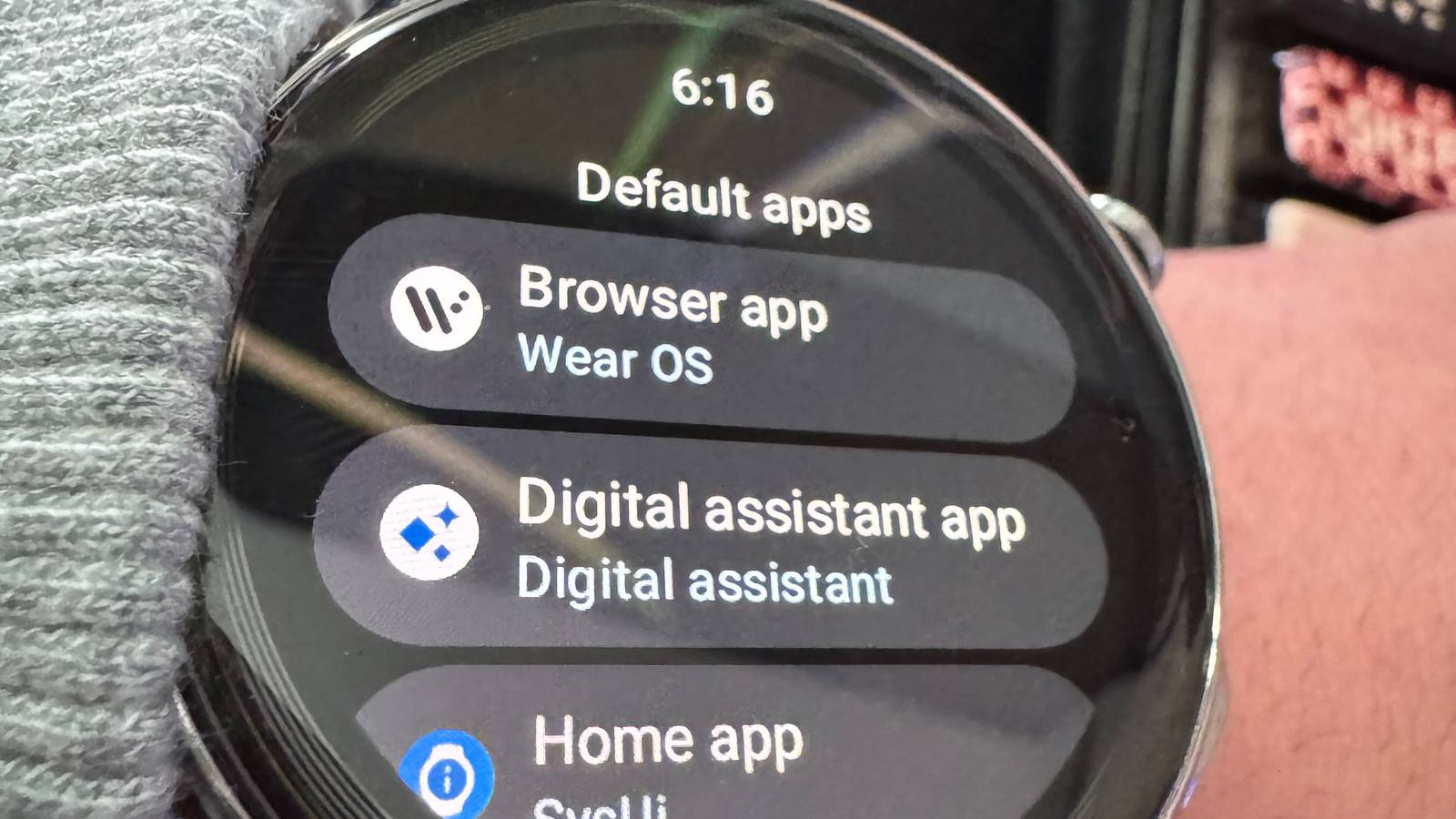 A screenshot highlighting Digital Assistant as the default assistant app.