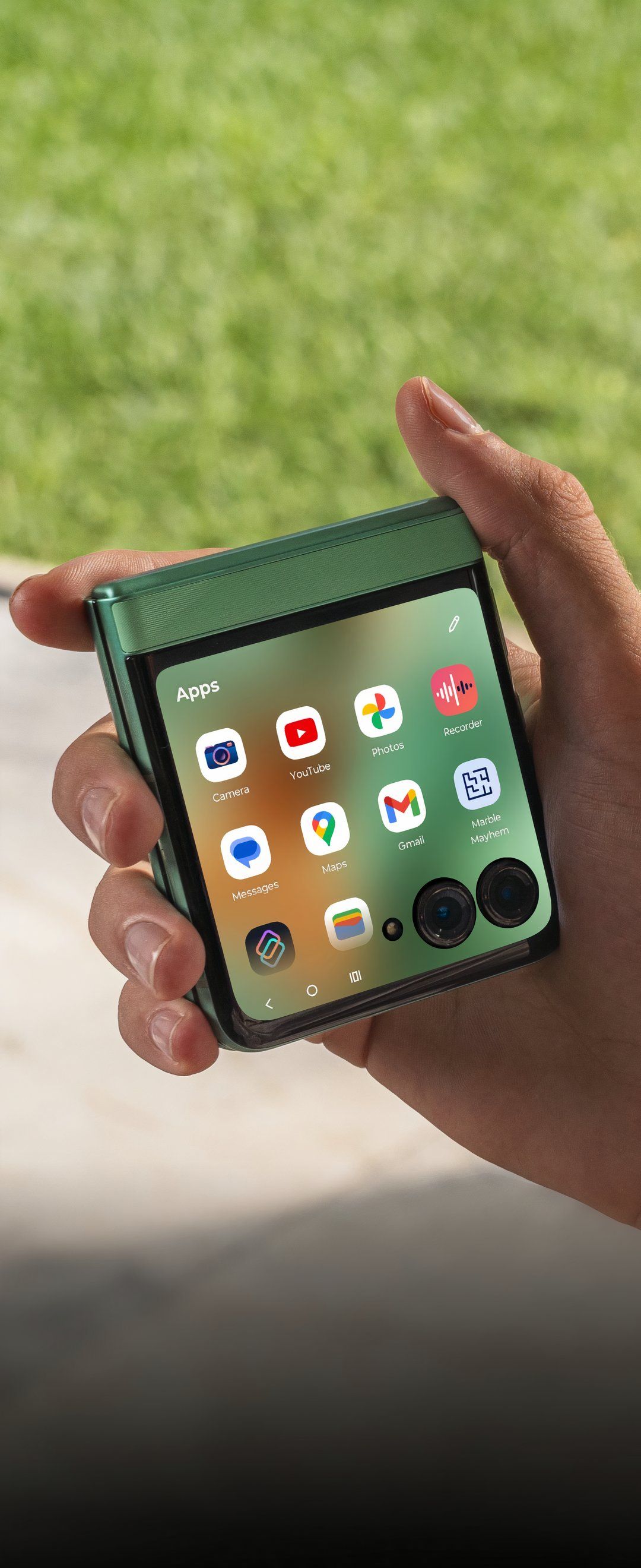 Surprise Moto Razr (2025) image leaks have us green with envy