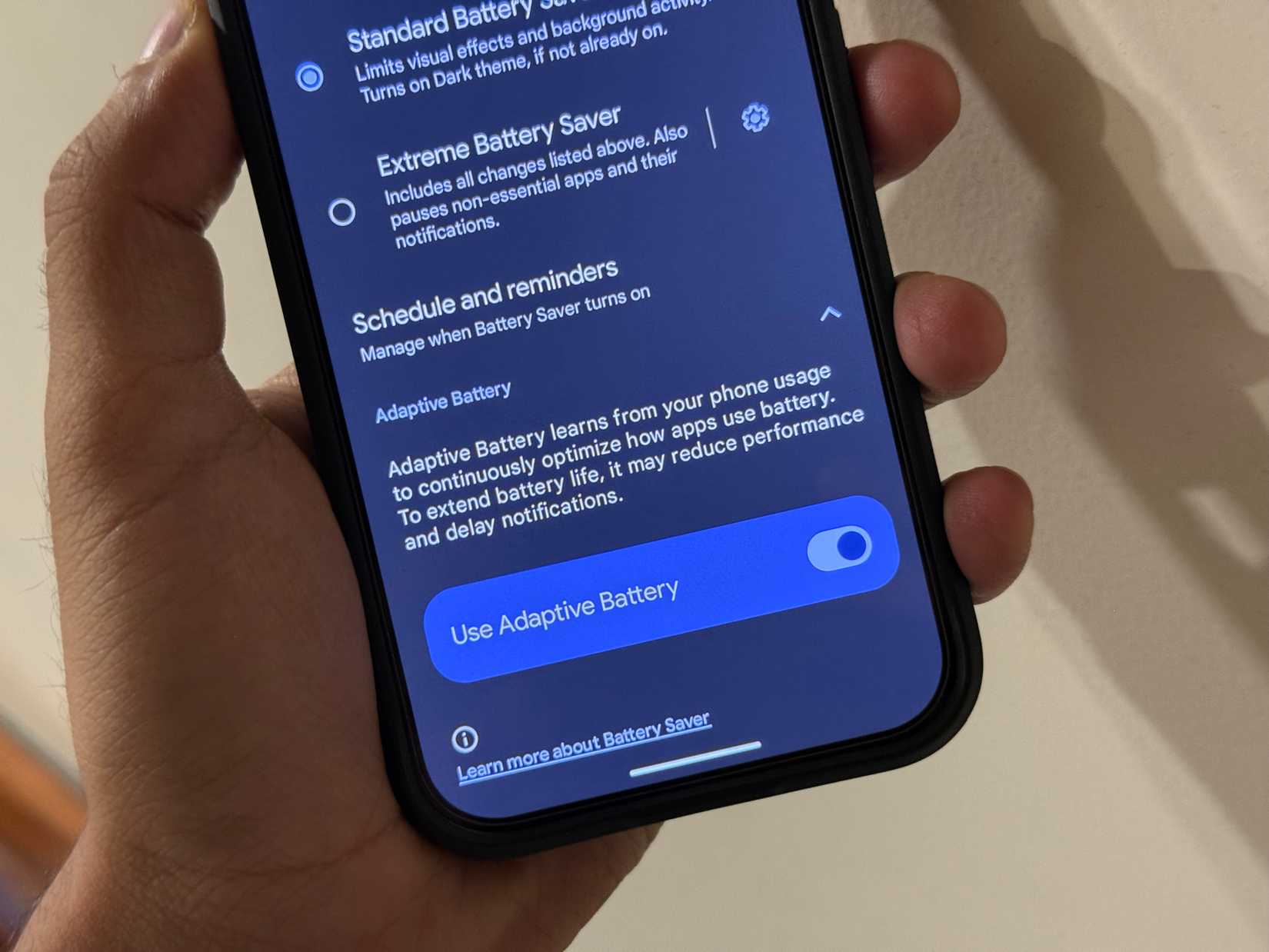 O recurso Adaptive Battery em um telefone Android