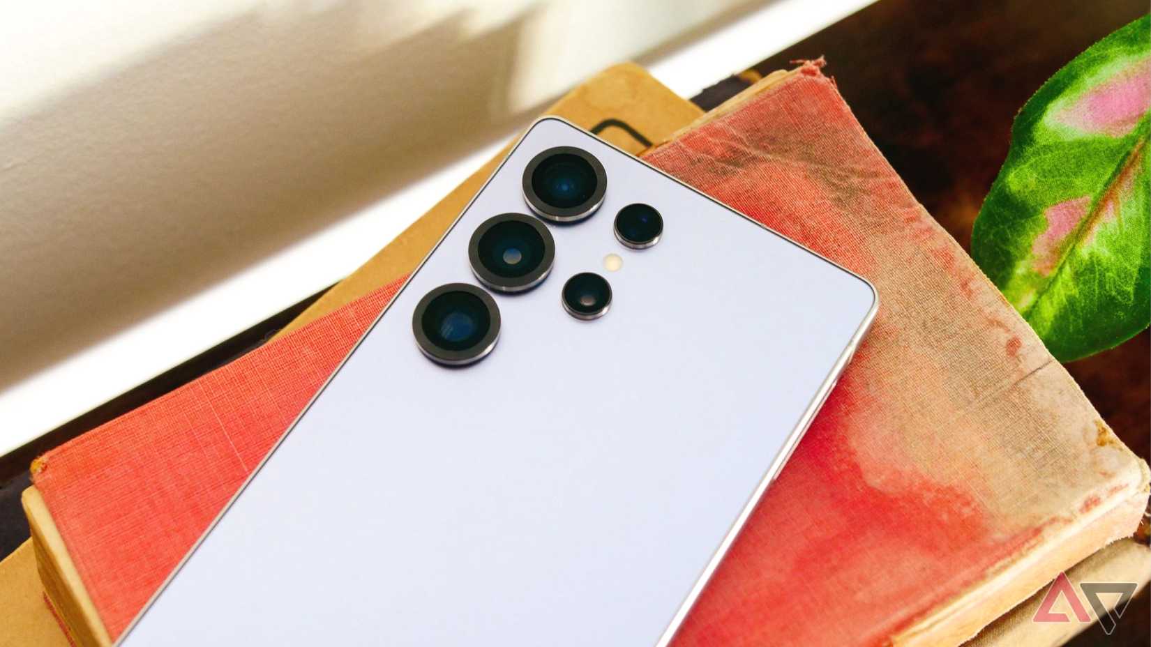 Samsung Galaxy S25 Ultra Face Books