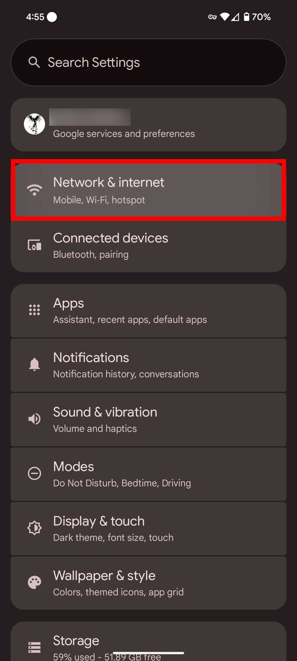 Contorno del rettangolo rosso che evidenzia Rete e Internet nelle impostazioni di Android 15