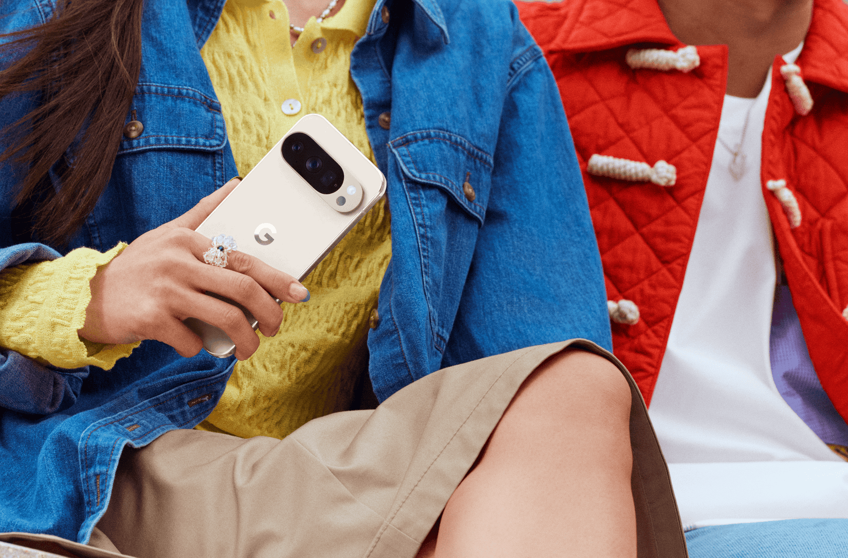 Lifestyle-Google-Pixel-10P-Porcelain-1