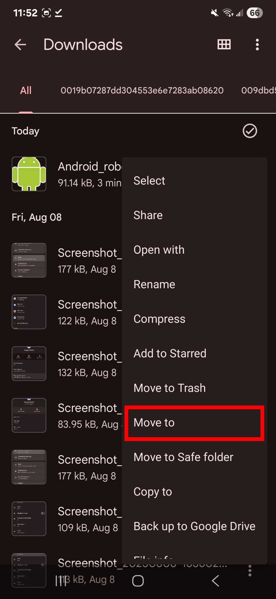 Evidenziazione del contorno del rettangolo rosso Sposta in nel menu di overflow accanto a un file scaricato nell'app Google Files