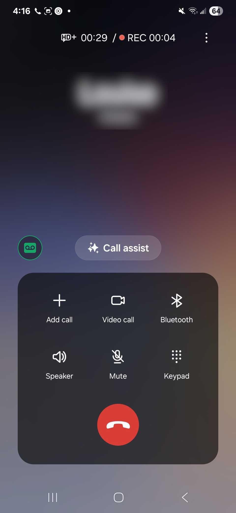 Verde acceso sull'icona di registrazione della chiamata per indicare che la registrazione della chiamata è in corso in una chiamata telefonica su un dispositivo Galaxy