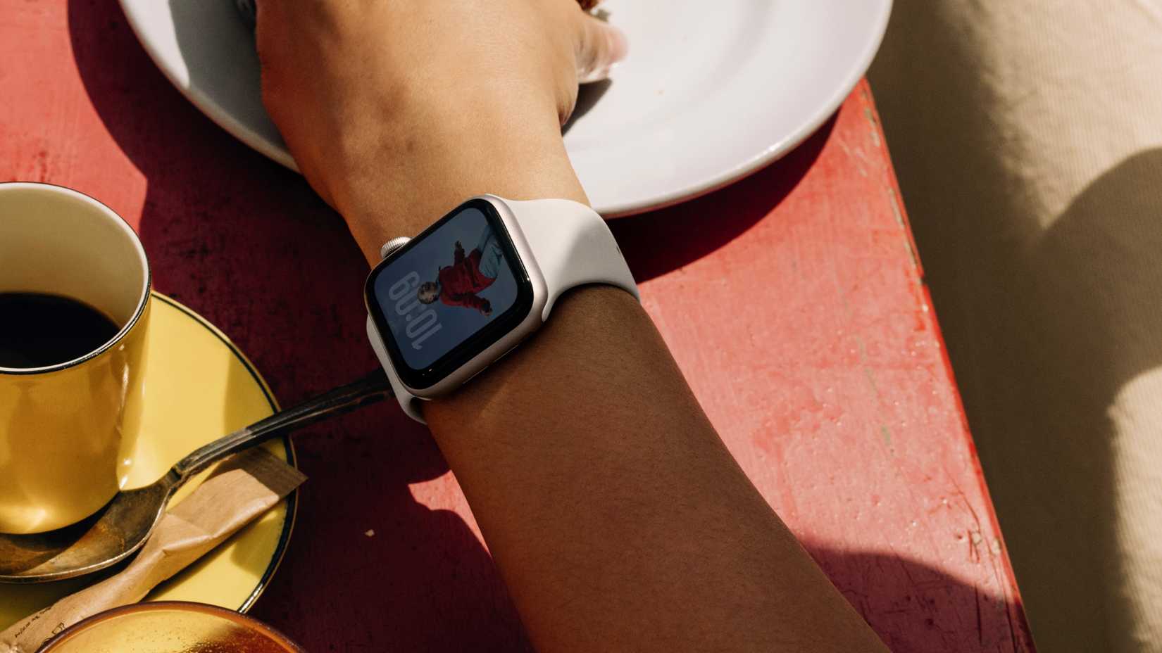 A press image of the Apple Watch SE 3