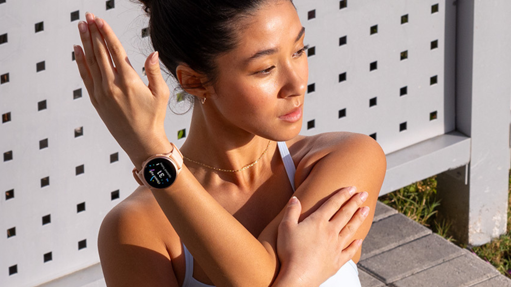 Persona che indossa Garmin vívoactive 6