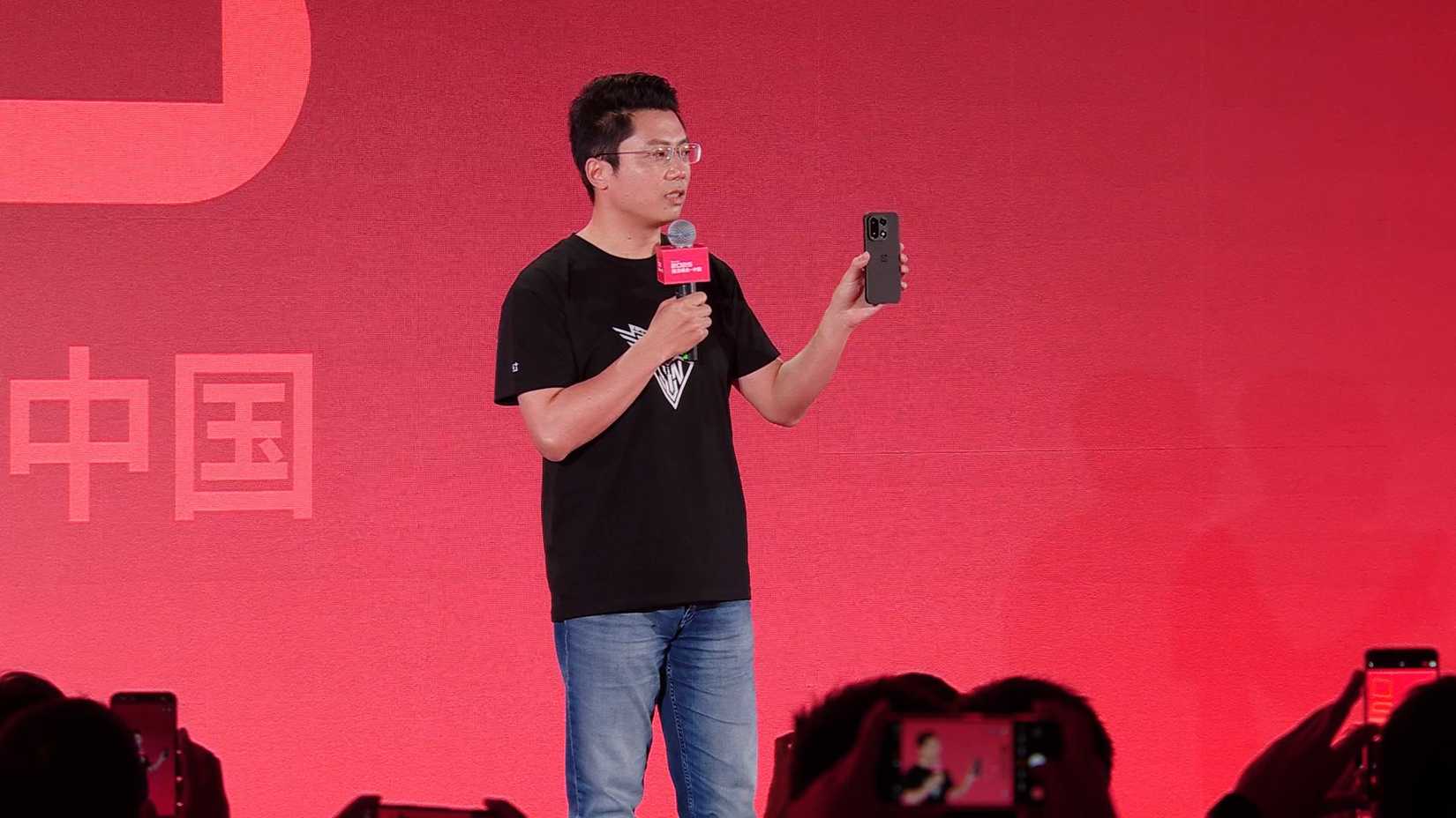 The OnePlus 15 revealed at Qualcomm Summit.
