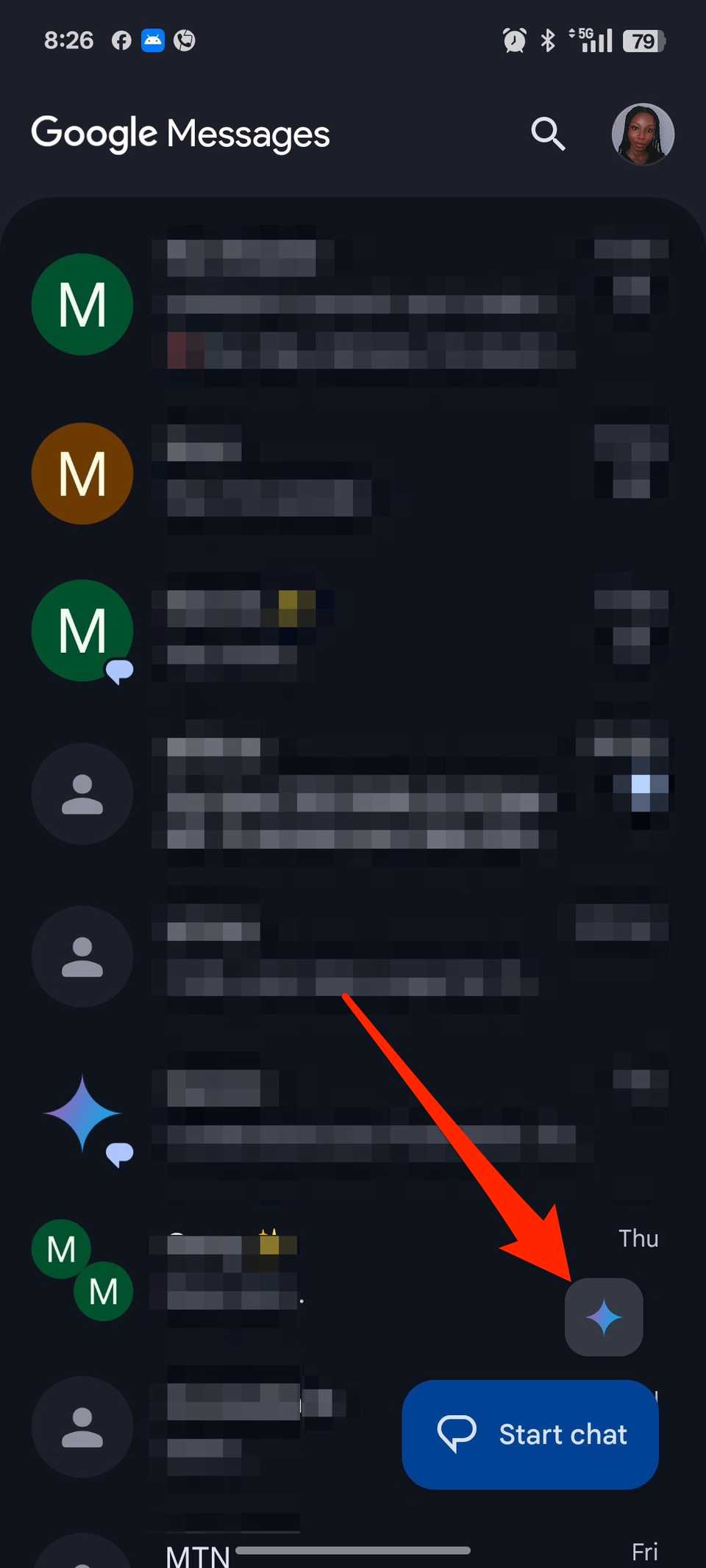 Nas mensagens do Google na costa vermelha, apontando para o botão Jemi