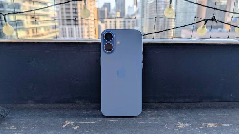 iPhone 17 blue